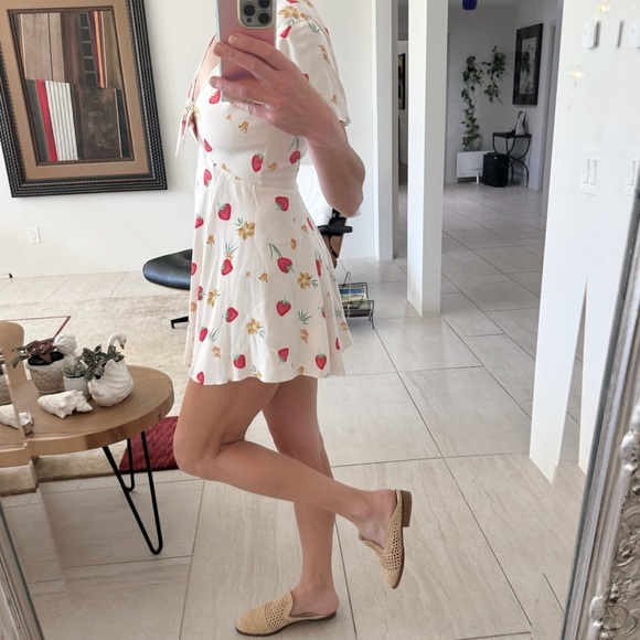 Privacy Please Dixie Mini Dress Strawberry Floral Print Plunge Neck Size S - Picture 2 of 9